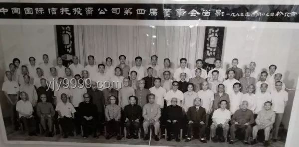 热地同志逝世后，如何妥善表达哀悼与纪念